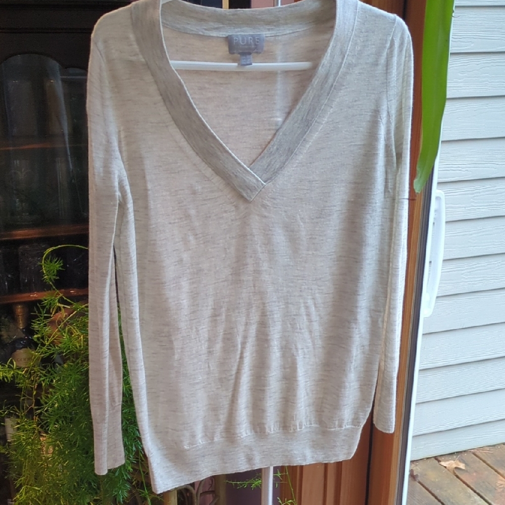 PURE Cashmere Heather Gray V-Neck Sweater Sm/M